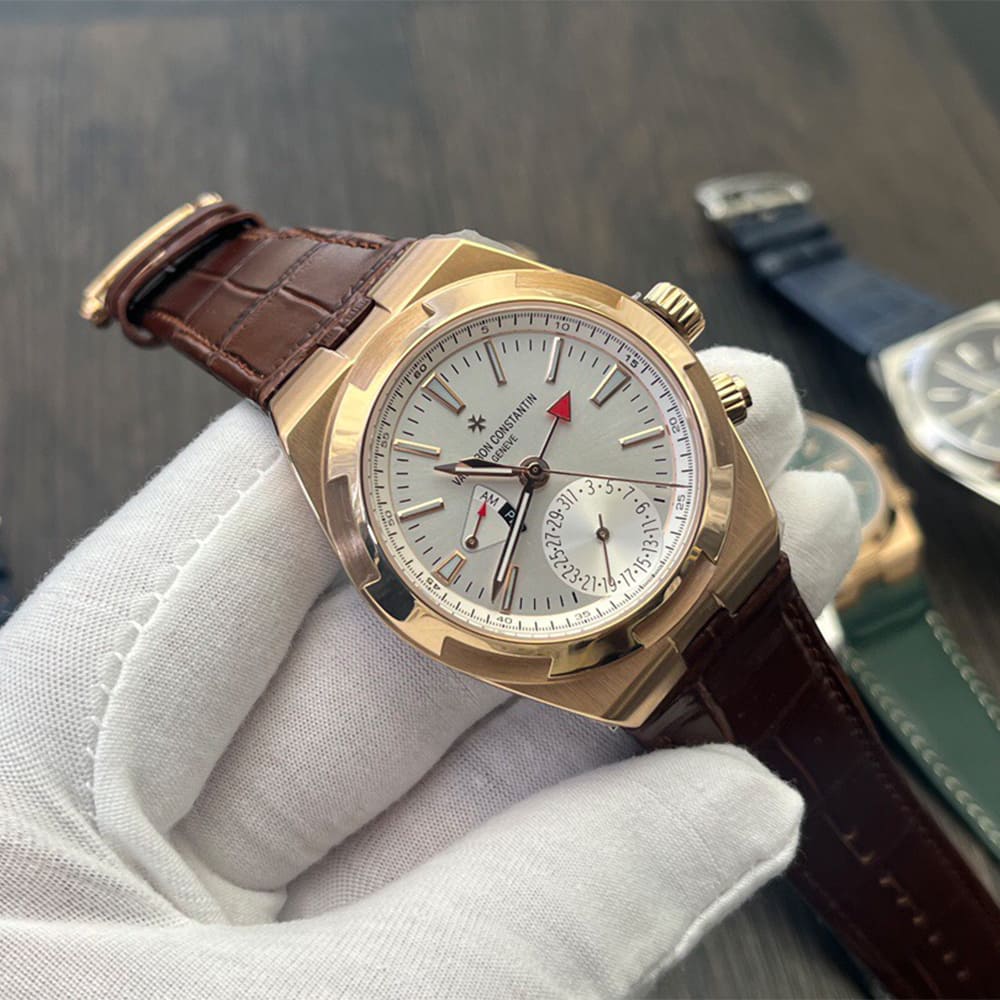 Vacheron C0nstan1n Overseas Dual Time