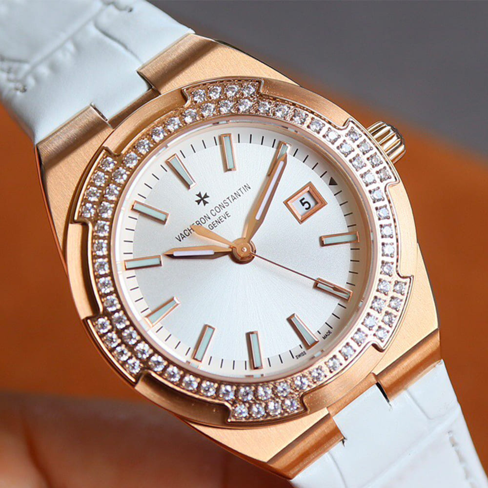 Vacheron C0nstan1n Overseas Self-winding
