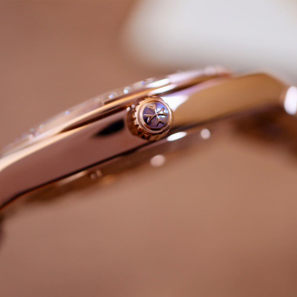 Vacheron C0nstan1n Overseas Self-winding