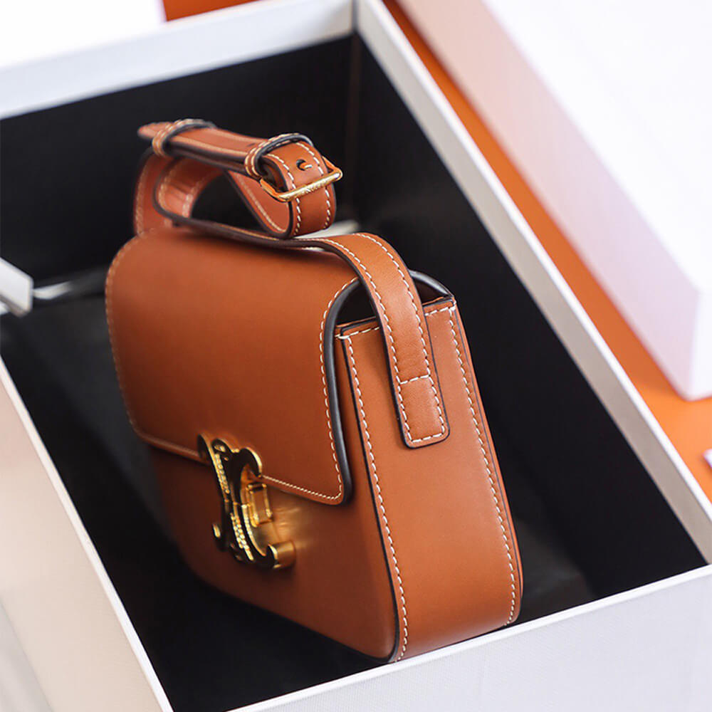 Ce1i*e TRIOMPHE SHOULDER BAG