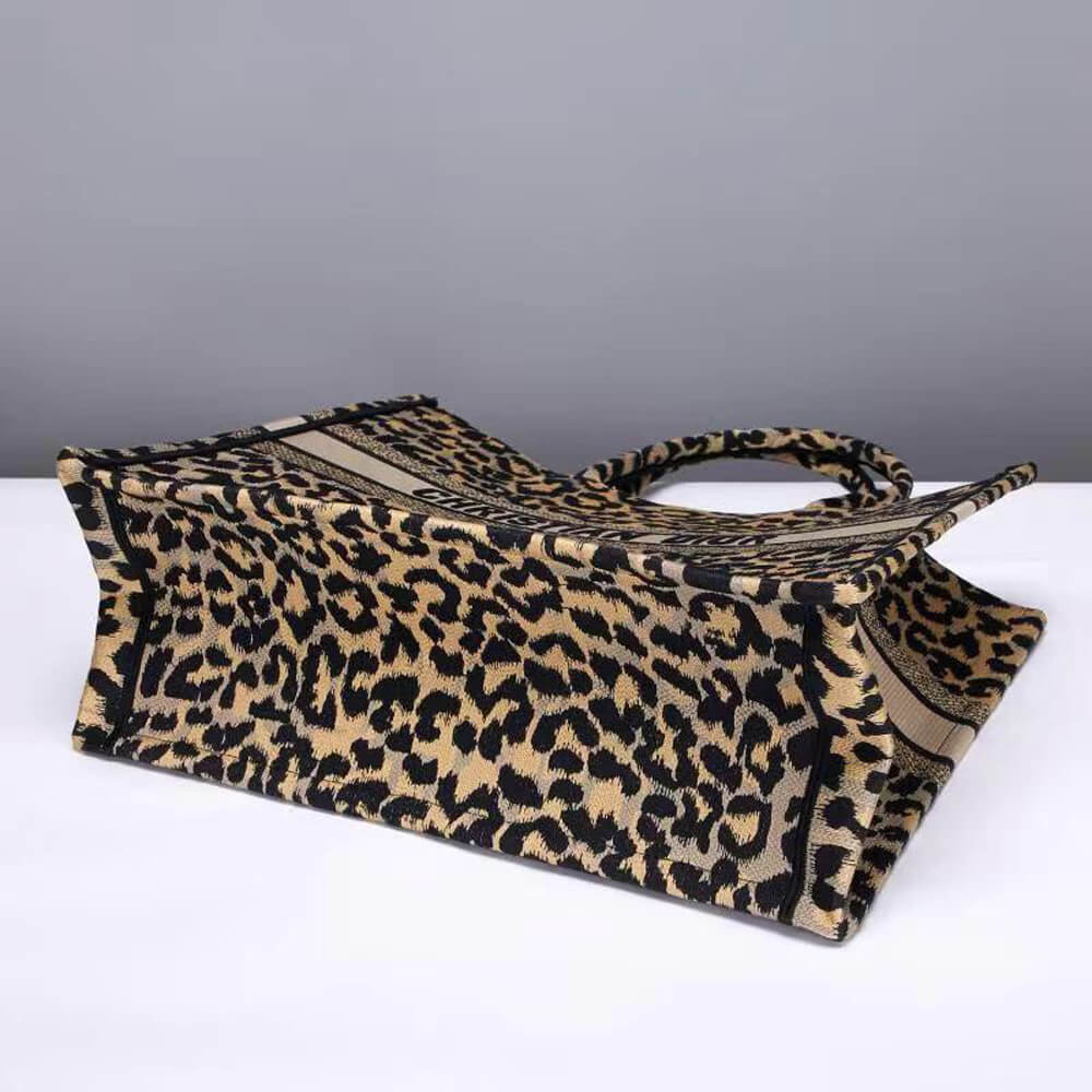 LARGE D10r BOOK TOTE
