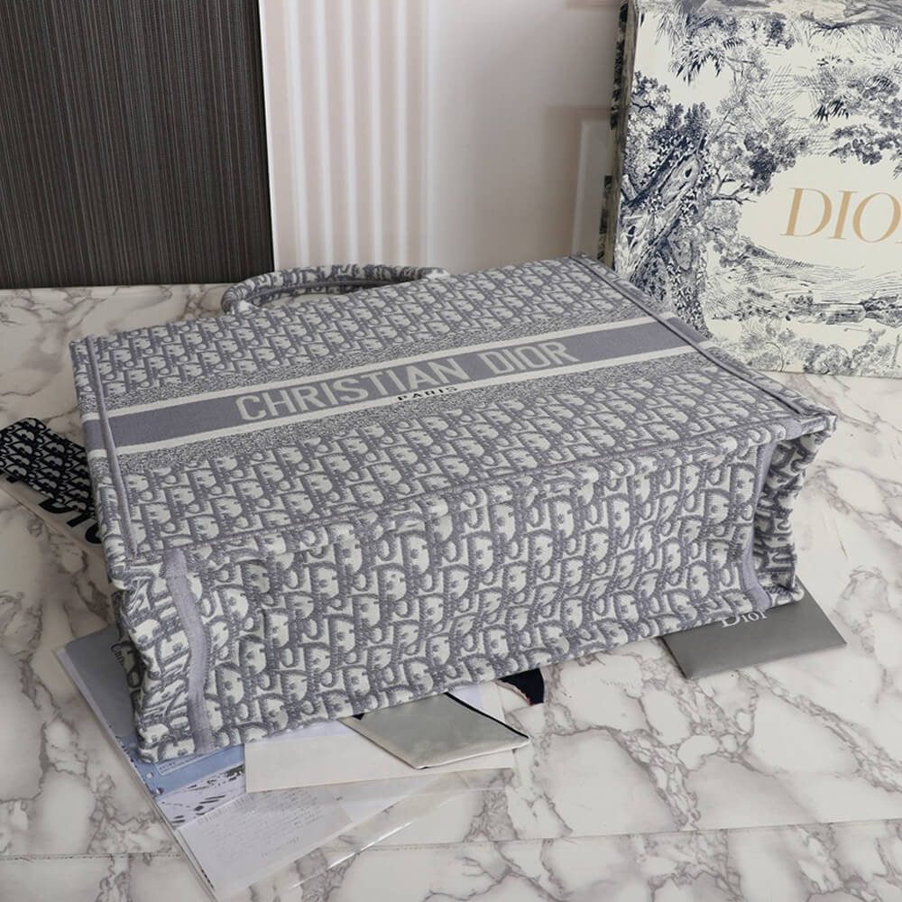 LARGE D10r BOOK TOTE