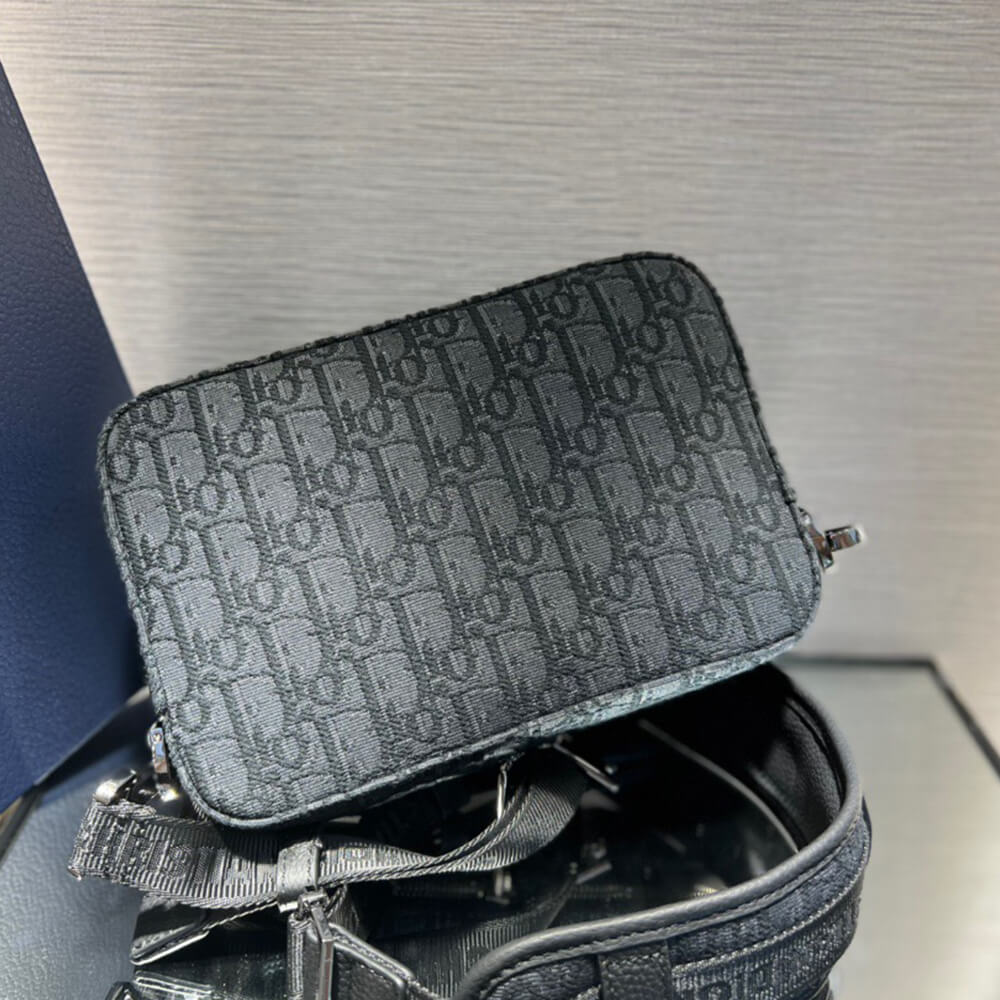 D10r SAFARI MESSENGER BAG