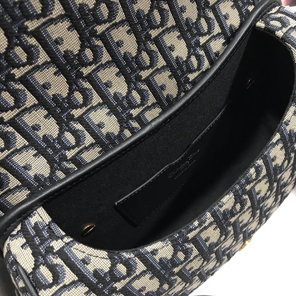 MEDIUM D10r BOBBY BAG