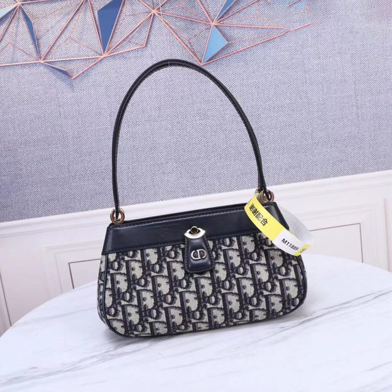 SMALL D10r KEY BAG
