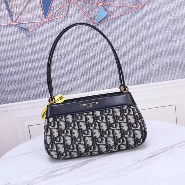 SMALL D10r KEY BAG