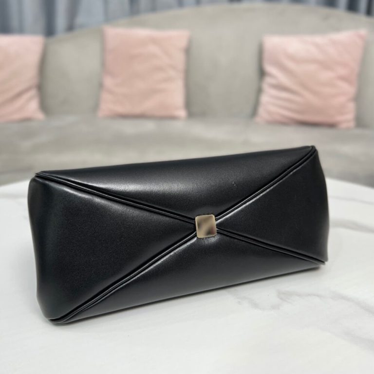 MEDIUM D10r KEY BAG