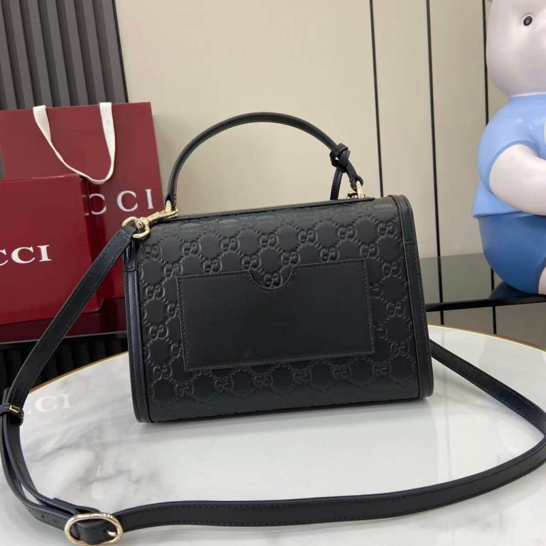 Gvc*1 PADLOCK MEDIUM TOP HANDLE BAG