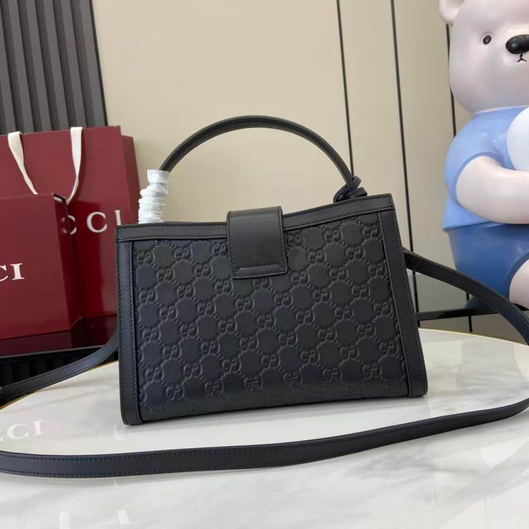 Gvc*1 PADLOCK MEDIUM TOP HANDLE BAG
