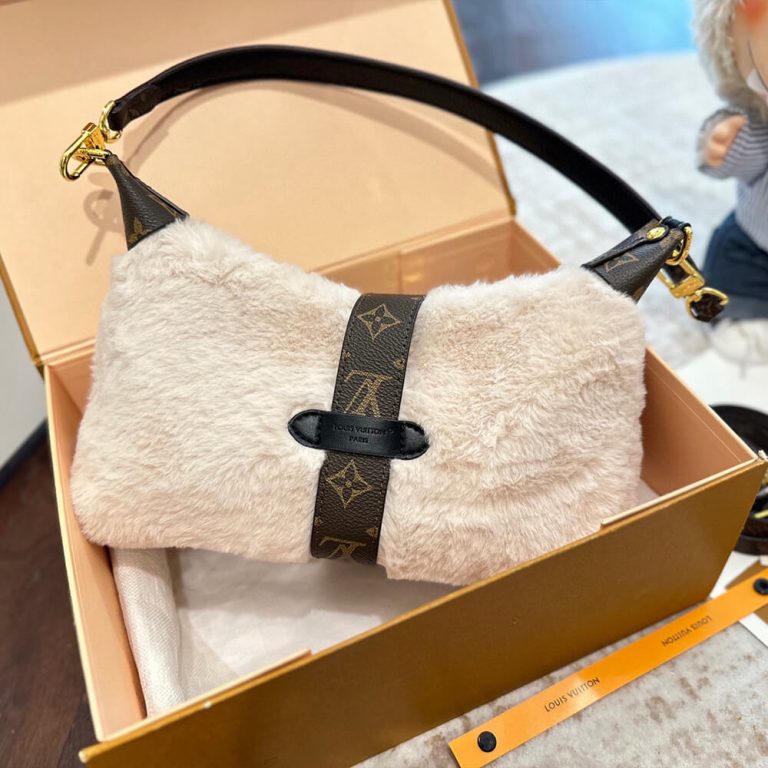 LV POCHETTE MIA Gloves