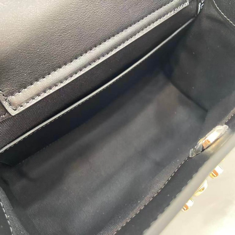 Gvc*1 PADLOCK MEDIUM TOP HANDLE BAG