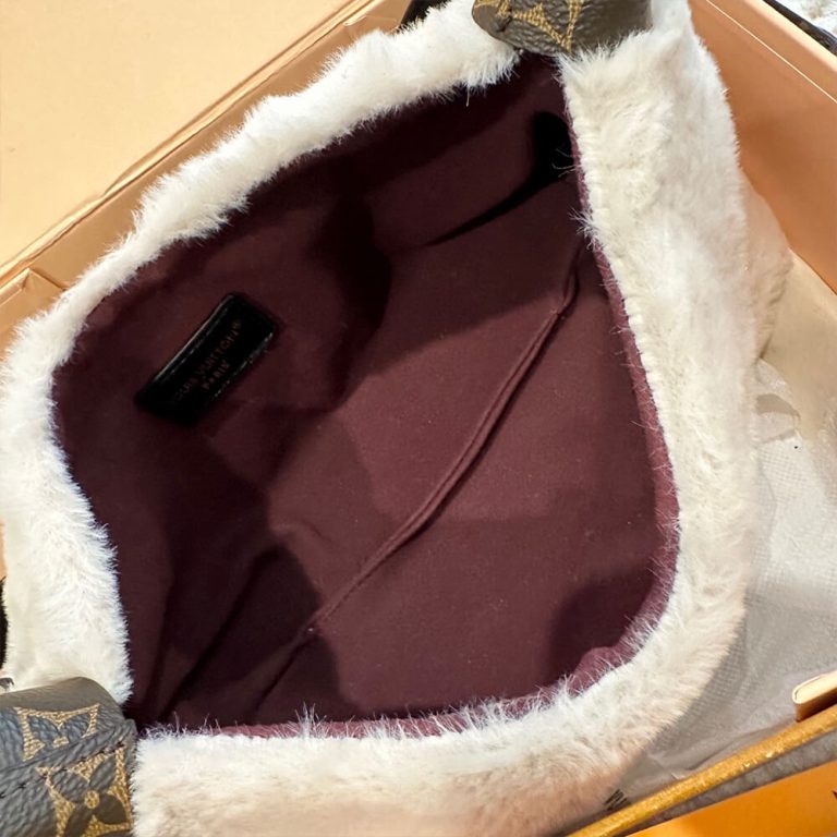 LV POCHETTE MIA Gloves